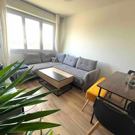 Spacieux Et Confortable Avec 3 דירה